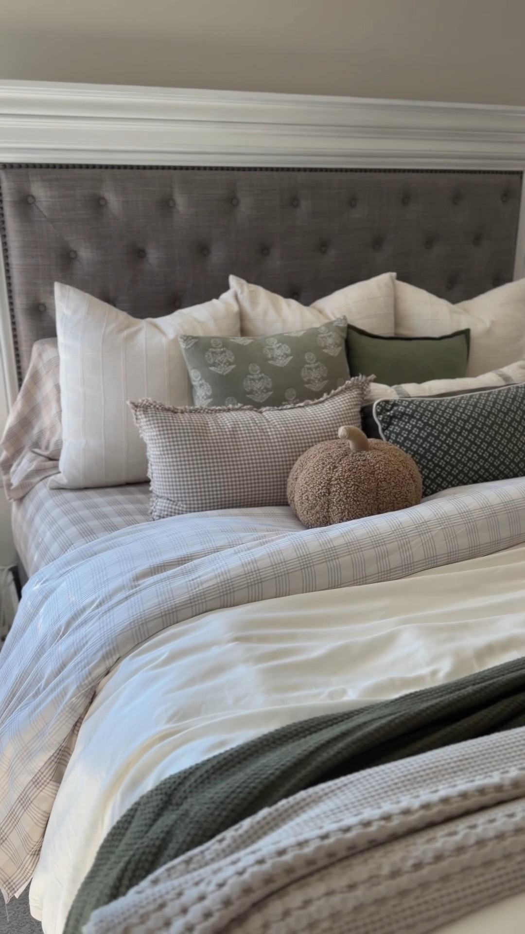 Bedding and pillows 

#LTKHome
