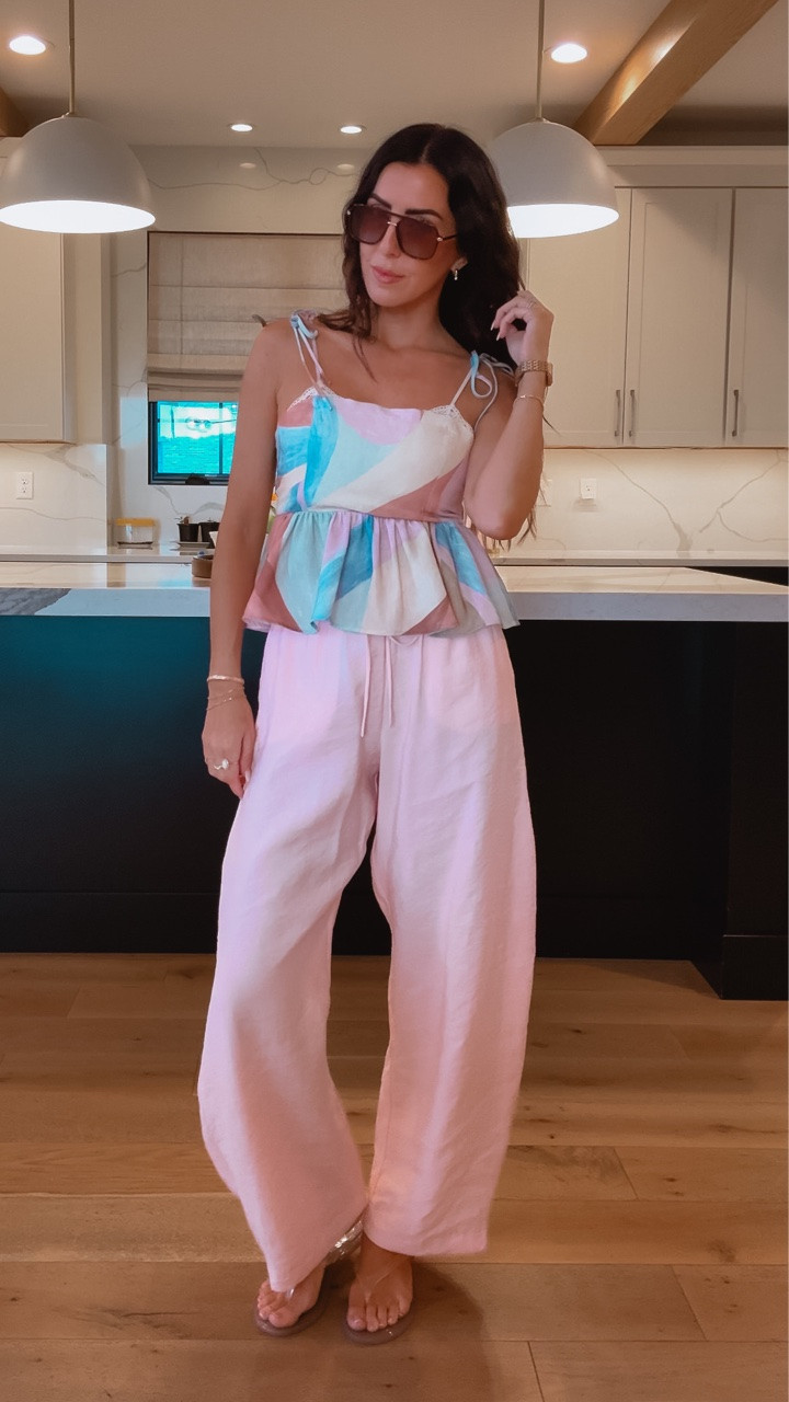 Obsessed with the entire look! 

Pastel tank: small
Pink pants: extra small

@Aritzia @Zara @Zara