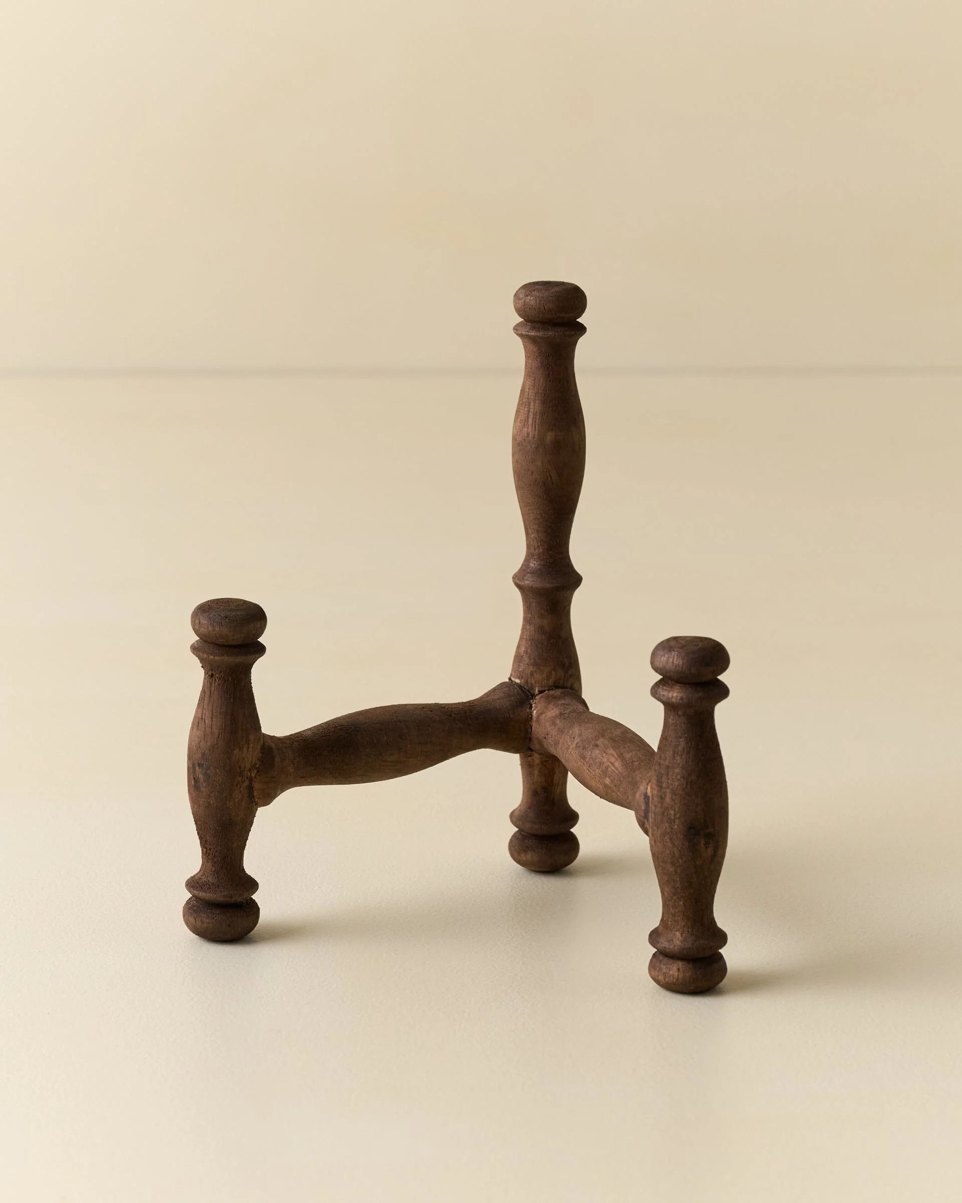 Harrison Antiqued Wood Photo Easel | Magnolia
