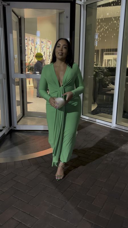 Still loving this green dress and it’s on sale along with 3 more colors! 💚🩵🩷🧡