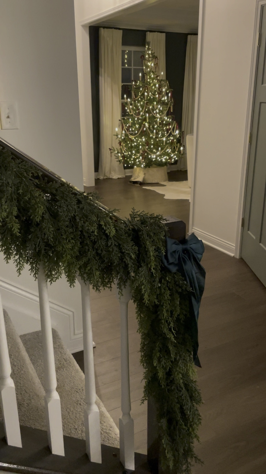 Ordered this garland from Amazon and am really happy with it!

#LTKSeasonal #LTKWatchNow #LTKHome