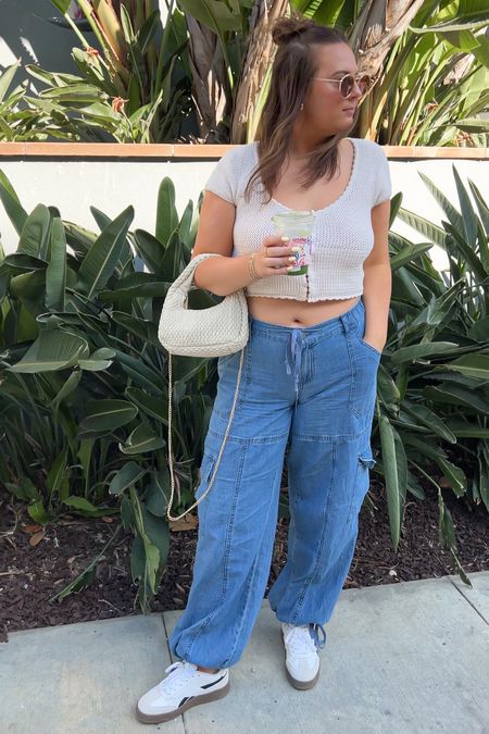 casual outfit boppin around LA today 🌞 