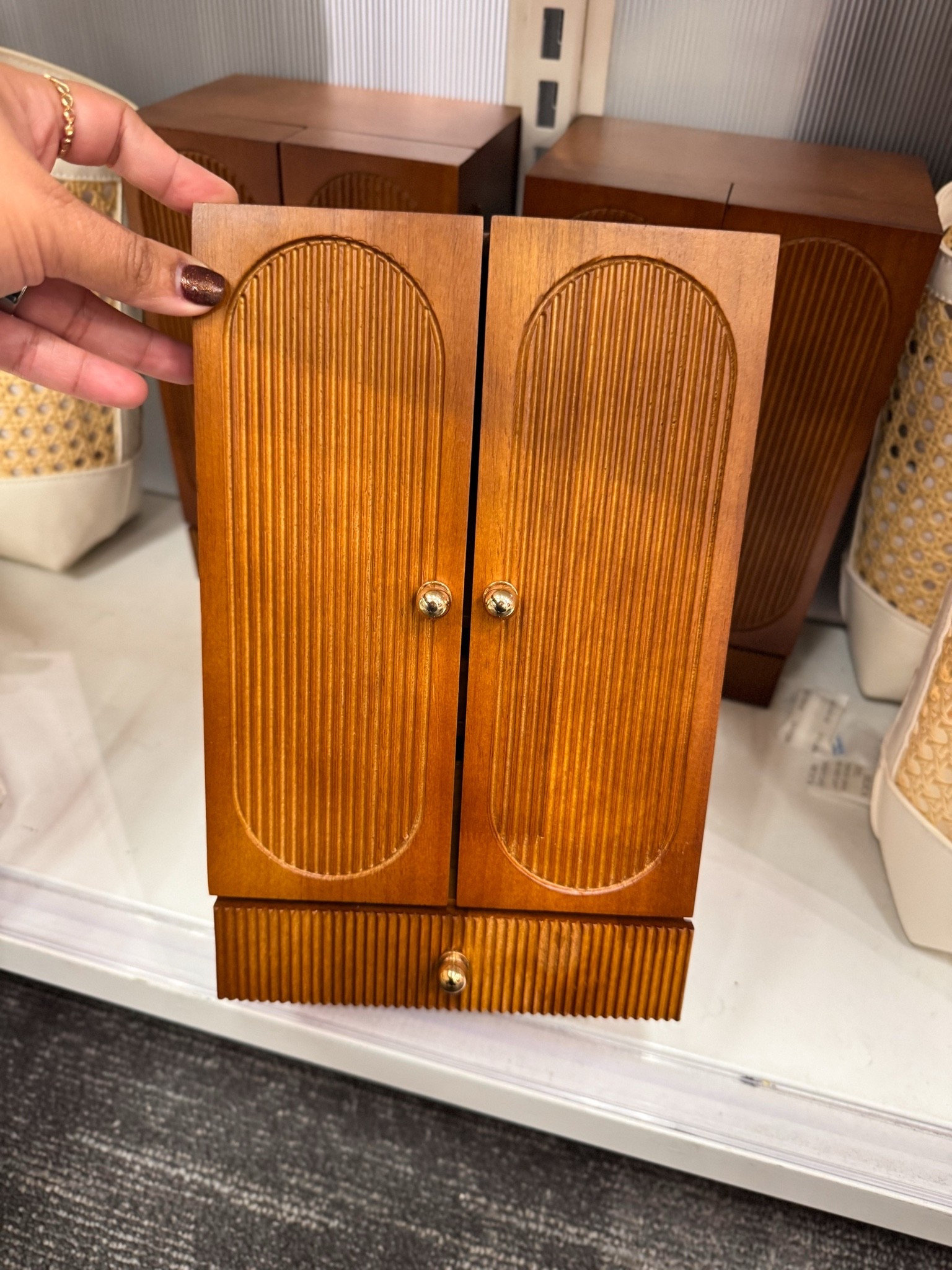 So pretty! New jewelry wood box🤎

target finds, target style

#LTKHome #LTKSaleAlert #LTKootd