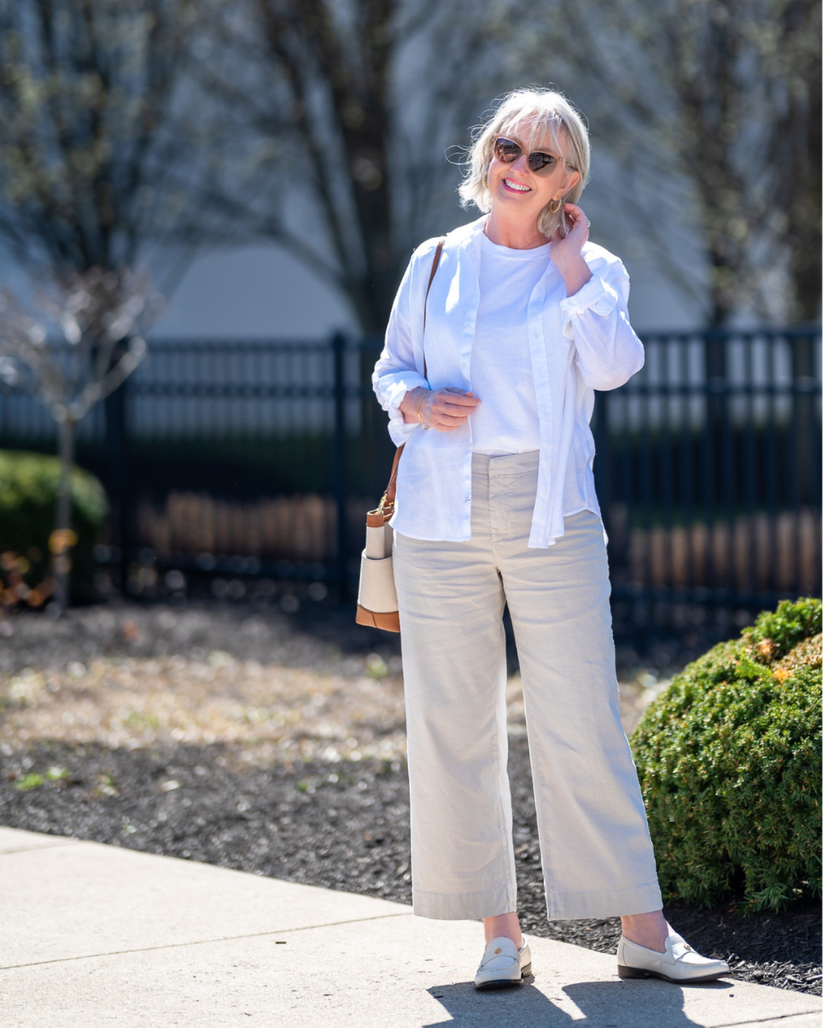I’m ready for spring and summer with new easy breezy linen from 
@FrankandEileen #sponsored 
These separates fit true to Frank & Eileen’s size charts. I love the Wexford linen pants in cement, but they come in other options, too. And the Eileen linen shirt will be my most worn this summer. #FrankandEileenPartner 
#WearLoveRepeat 