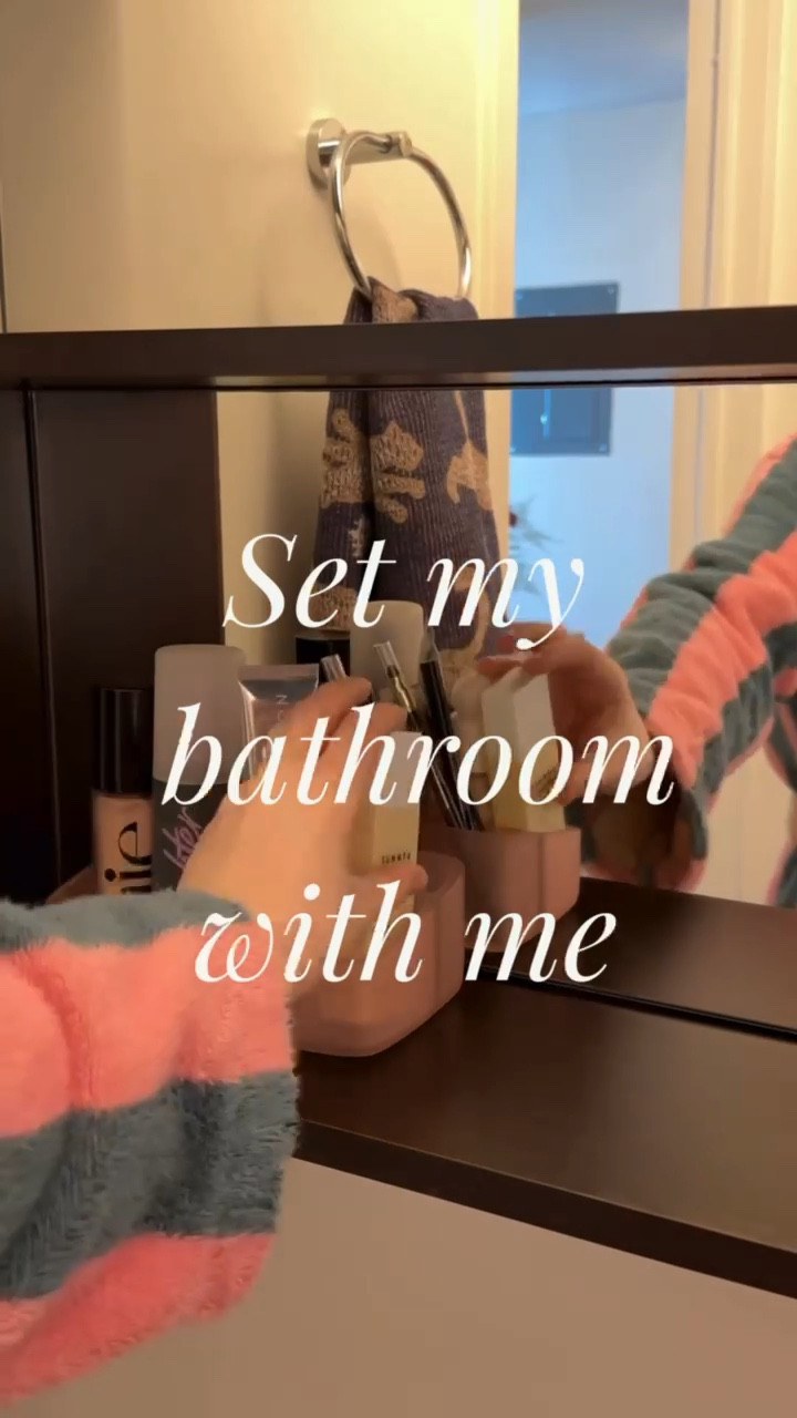 working on getting the bathroom set and organized - was so pleasantly surprised when I checked out H and M and found that organizers
in their their home accessories! #colorfulhome 

#LTKHome