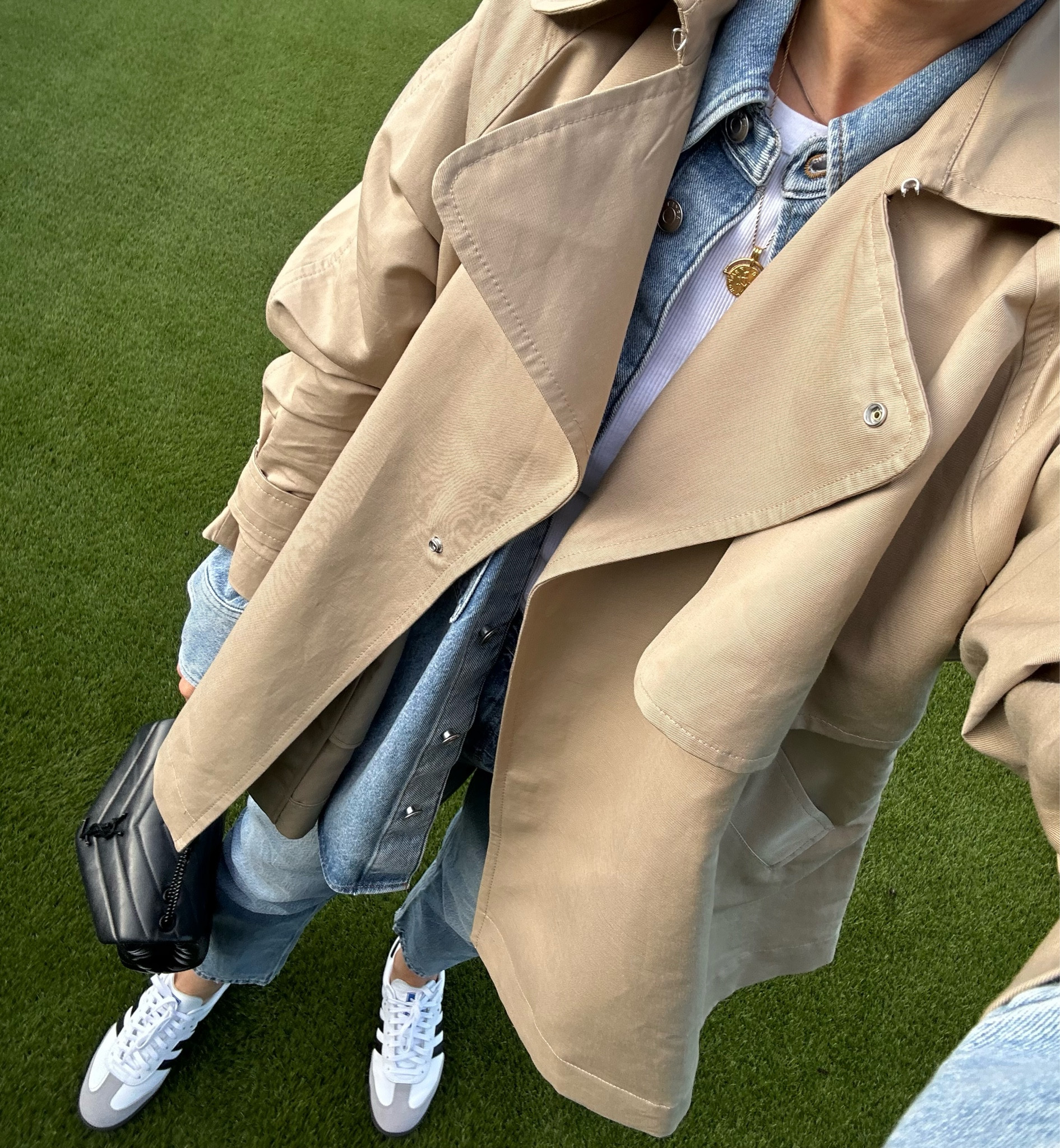 Spring Style #trenchcoats #doubledenim 