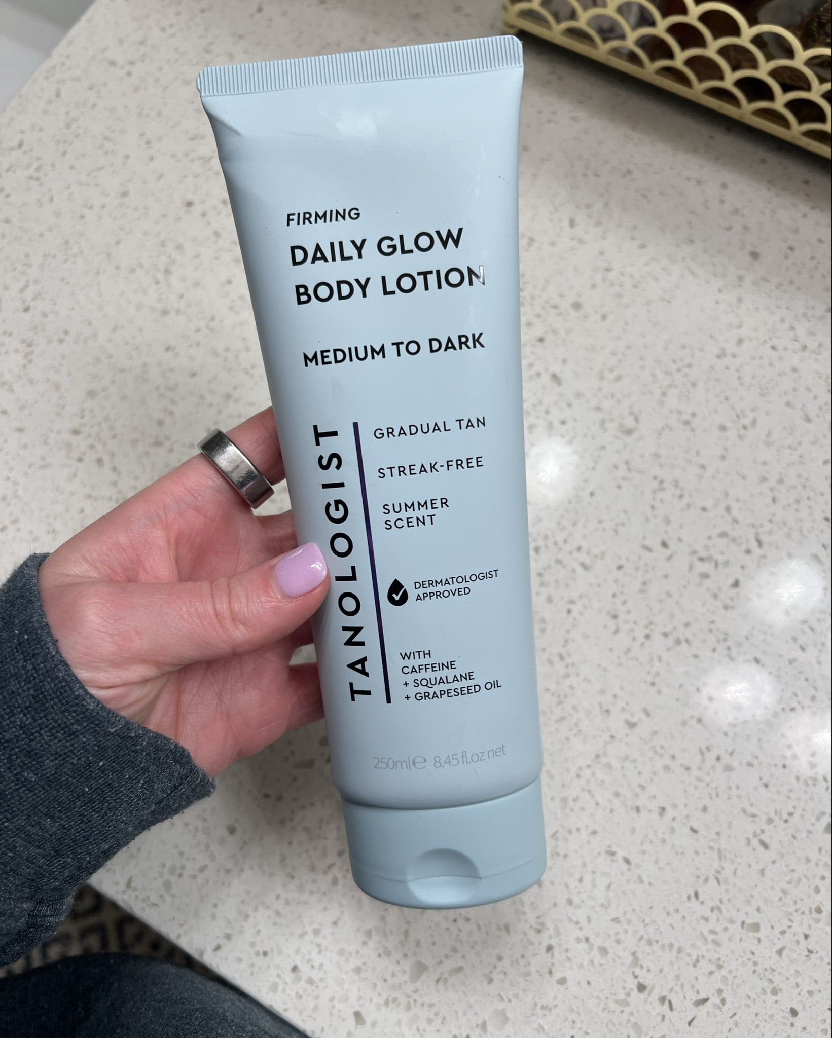 The easiest and gradual self tan! 

#selftan #beauty #travel 