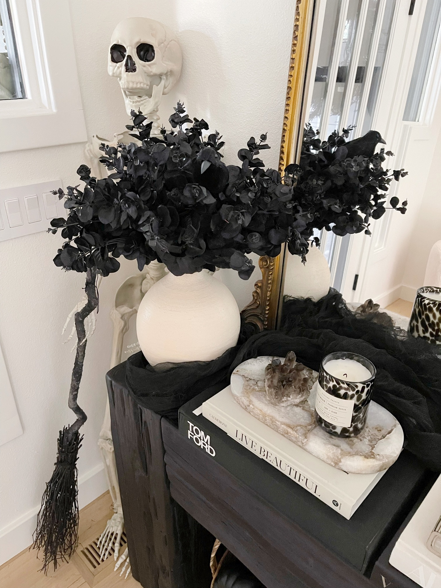 H O M E \ Halloween console table details💀🖤 Amazon decor finds - black eucalyptus and skeleton!


#LTKHalloween #LTKhome