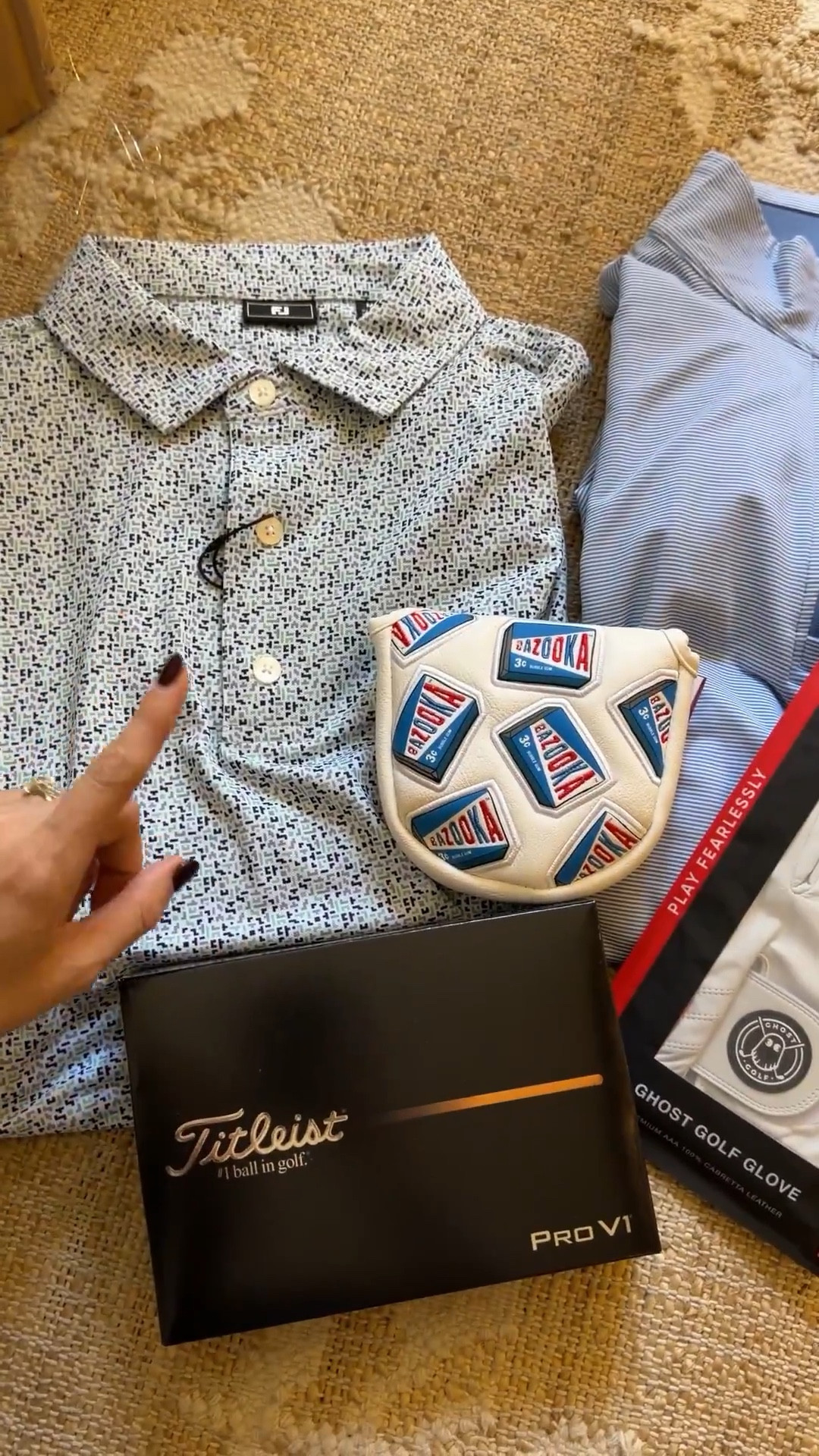 The @pgatoursuperstore has so many great gifts for him — all under $100! You can’t go wrong with their soft, stylish polos and PGA TOUR apparel quarter zips that come in the best patterns. And for the golfer in your life, a fresh glove, new cover, or extra Titleist Pro V1 golf balls are always a win! ⛳️🤍 and from 11/18 to 12/1, they’re offering free shipping all orders!

#PGATSS #PGATOURSuperstore 
