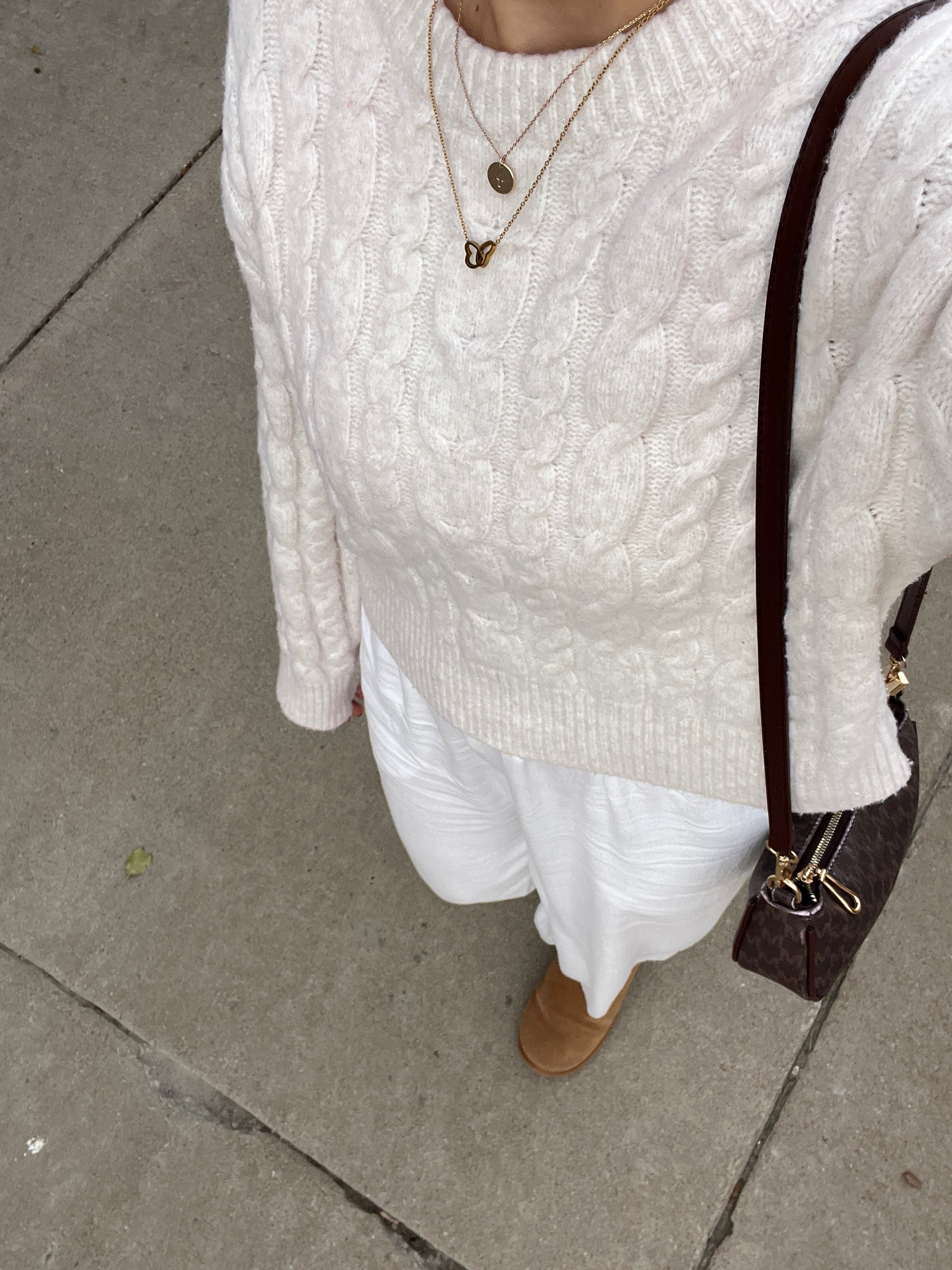 neutral winter fit 

 