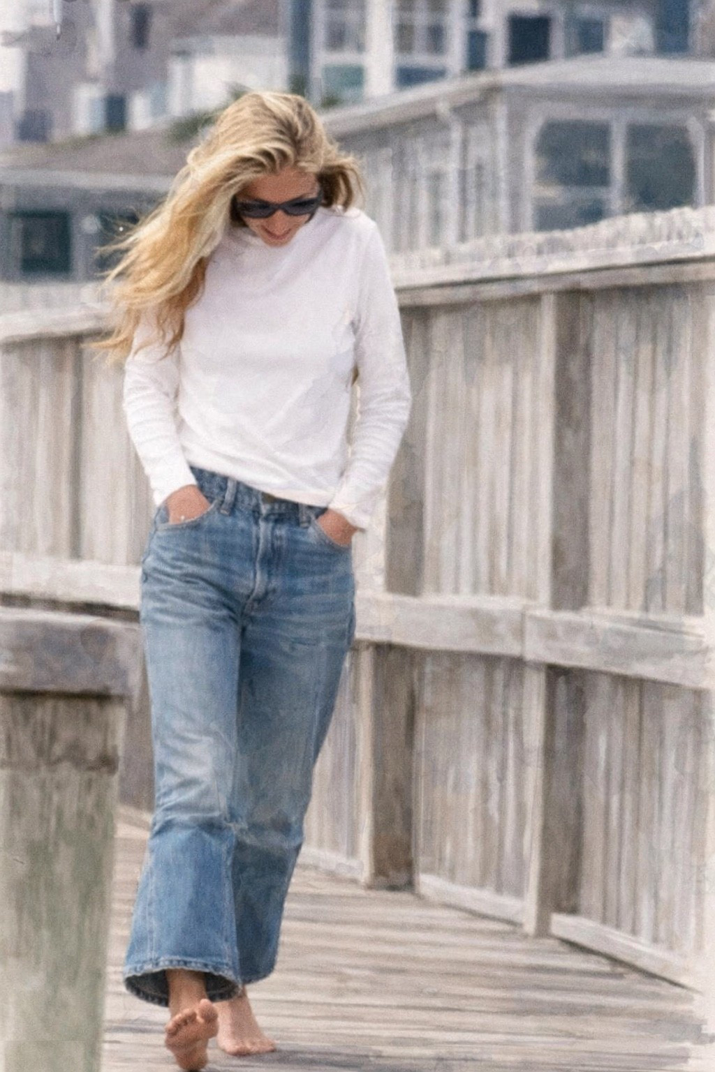 Carolyn Bessette Kennedy summer style is the blueprint for effortless quiet luxury. Barefoot on the dock in lived in straight leg denim, an oversized white button down, and slim black sunglasses is the exact off duty uniform that still defines minimal American fashion.

This Hyannis Port Kennedy look is all about relaxed tailoring, sun washed denim, and menswear inspired shirting worn slightly undone. Nothing trend driven. Everything repeatable. The kind of timeless summer outfit that works from the beach to town to a boat day.

If you’ve been searching for the perfect straight leg jeans, crisp white shirt, and classic black sunglasses that give that Carolyn Bessette Kennedy aesthetic, these are the pieces that recreate the look in real life.

Coastal quiet luxury, 90s minimalist style, old money summer, and the forever capsule wardrobe all in one outfit.

Shop the Carolyn Bessette Kennedy inspired look linked here.