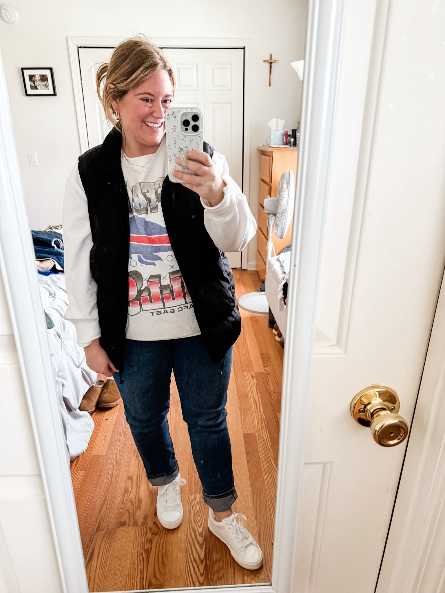 Wearing an XL in my puffer vest and graphic sweatshirt and a 14 petite in my jeans 

#LTKMidsize #LTKmomlife #LTKootd