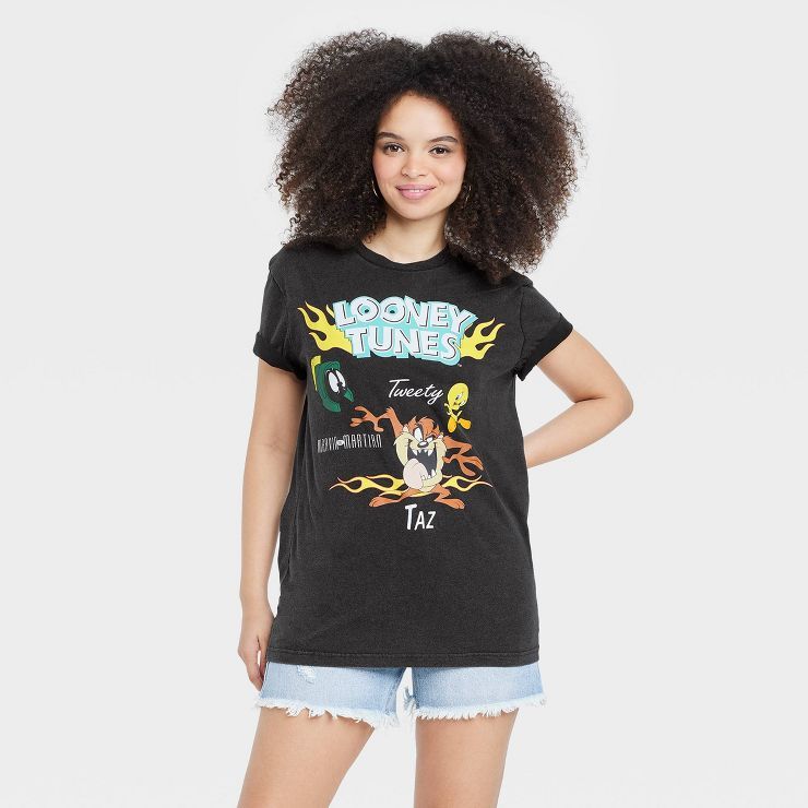 Women's Looney Tunes Oversized Short Sleeve Graphic T-Shirt - Black | Target