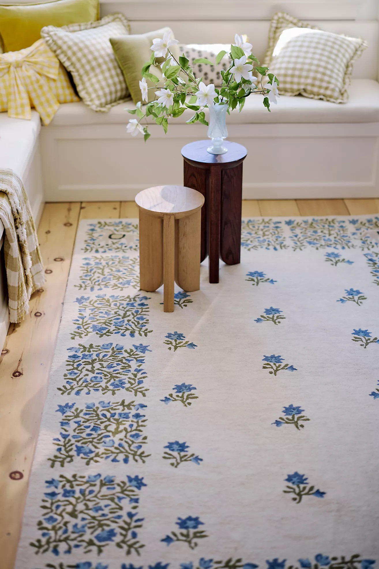 Oliver Tufted Wool Floral Border Rug | Anthropologie (US)