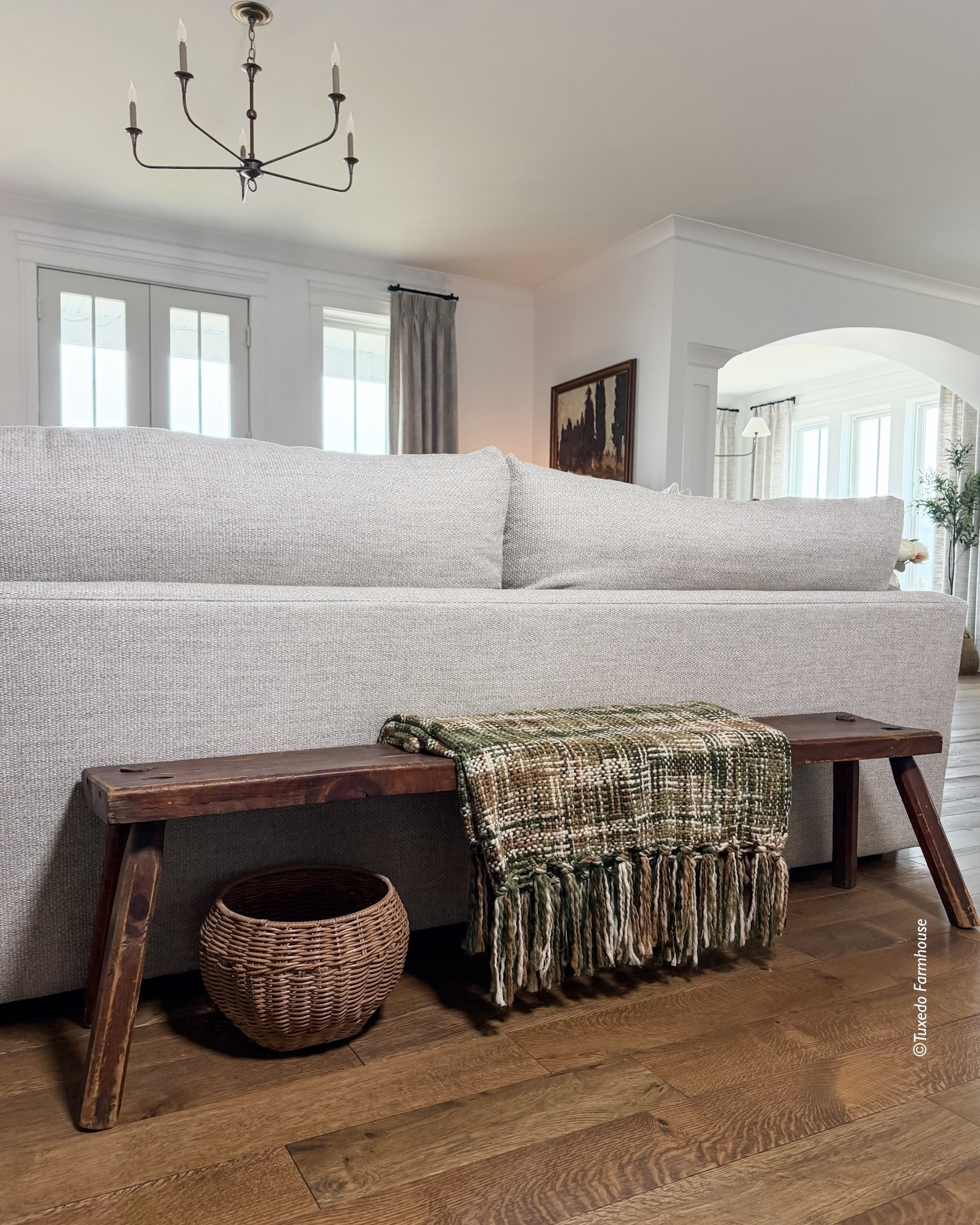 If you dont have room for a sofa table, a bench is a great alternative. Add a cozy throw and
a basket or pottery.

Seasonal, home decor, spring, lighting, benches, throws, baskets

#LTKHome #LTKSaleAlert #LTKSeasonal