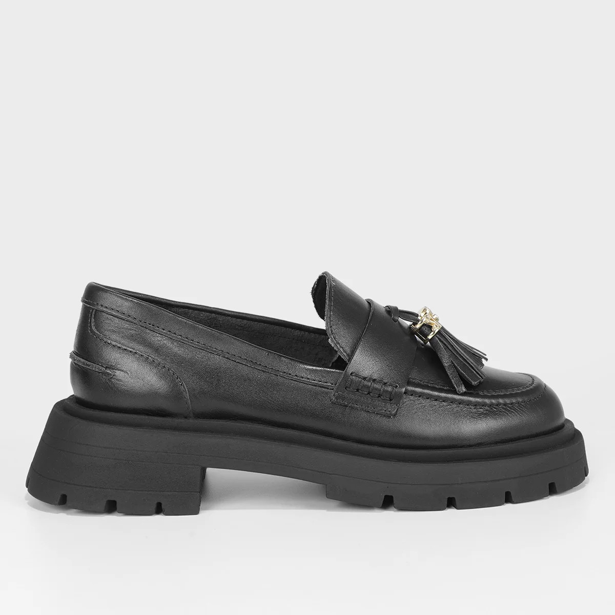 Loafer Couro Santa Lolla Barbicacho Tratorado Feminino - Preto | Zattini (BR)