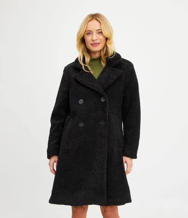 Casaco Alongado em Sherpa com Bolsos e Transpasse com Botões Preto | Renner (BR)