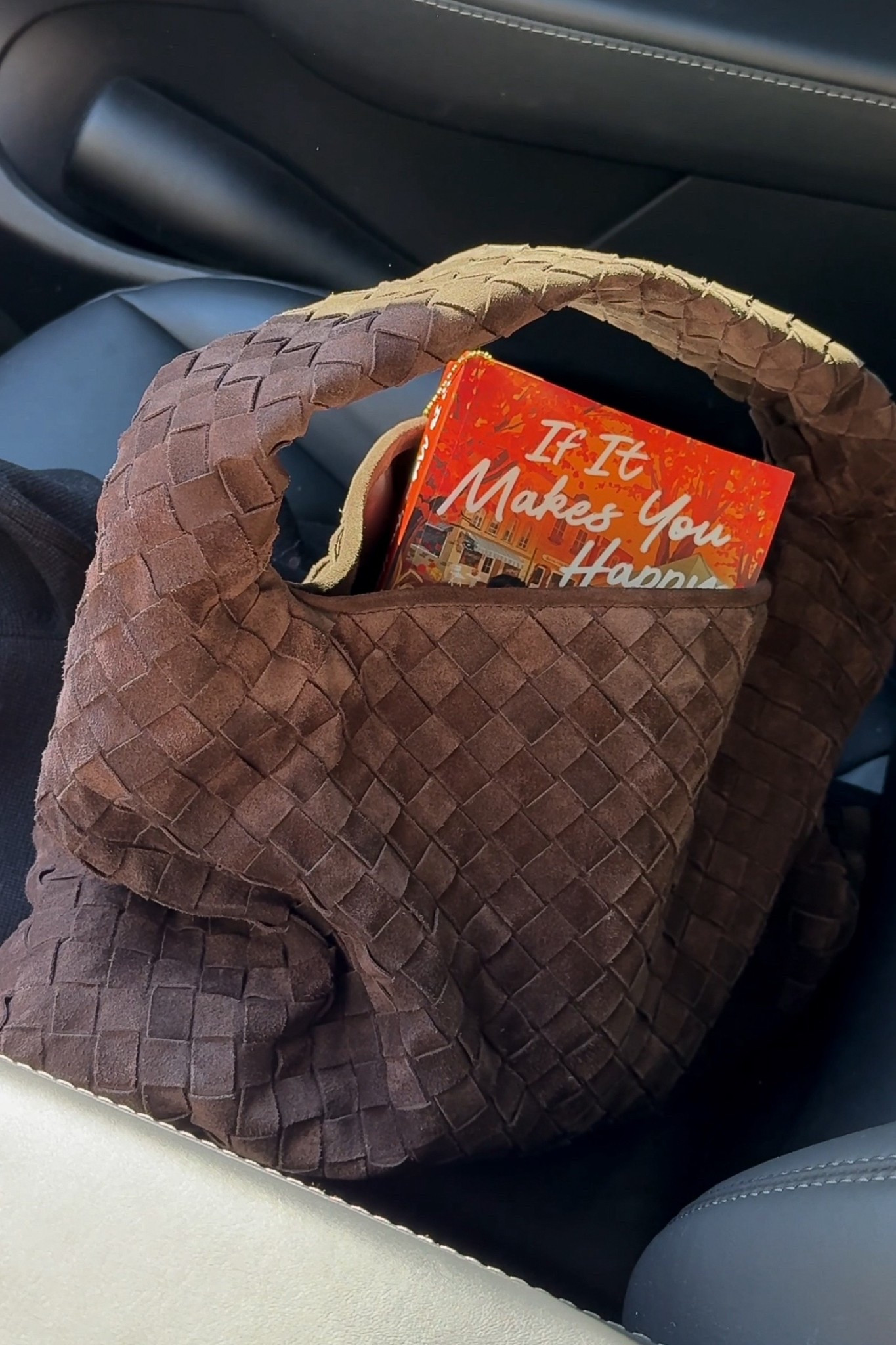 Books, book recommendations, booktok, suede handbag, purse, oversized bag

#LTKSeasonal