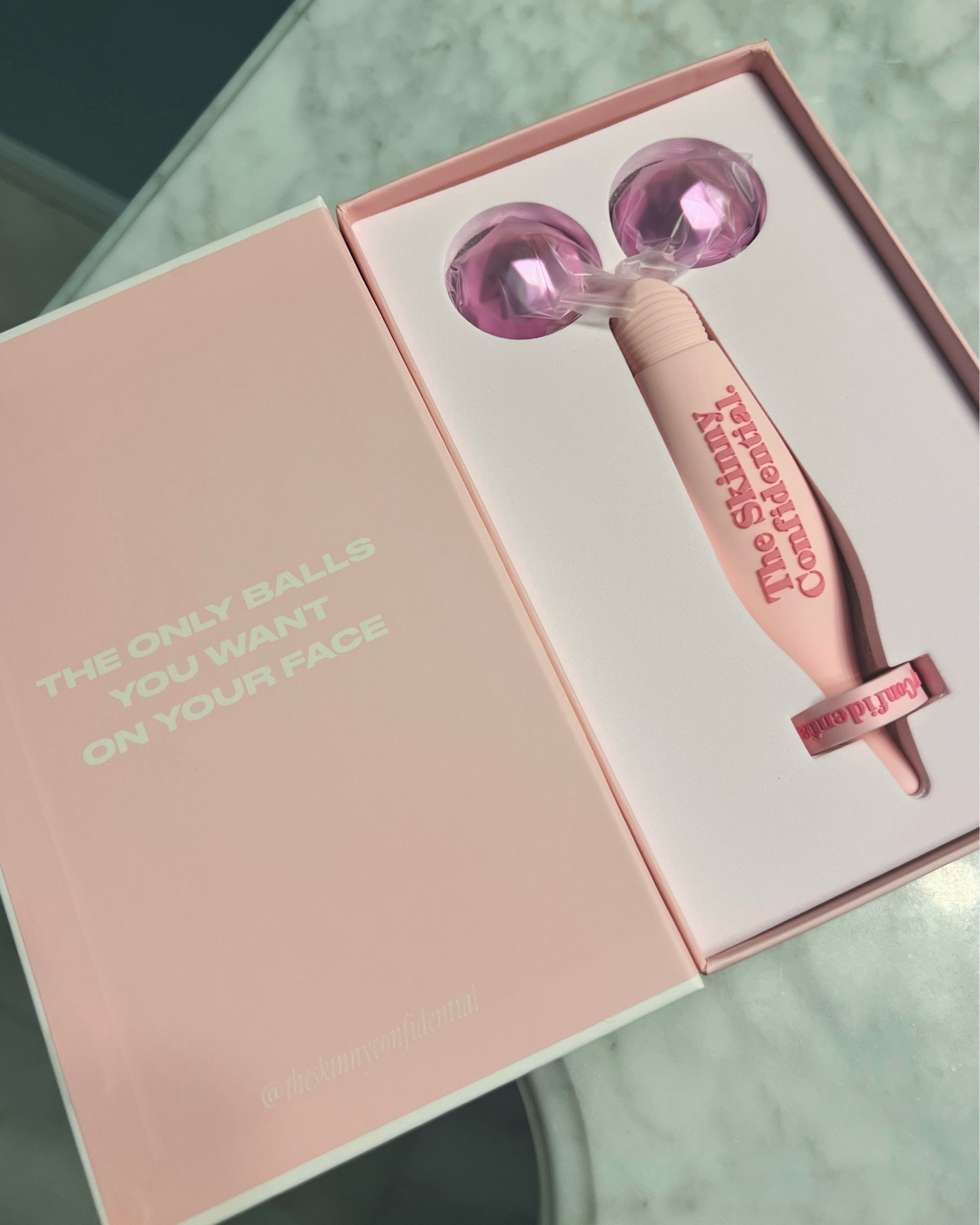 The Skinny Confidential Face Massager. Amazing for lymphatic drainage and sculpting your face!


#LTKGiftGuide #LTKBeauty #LTKFitness