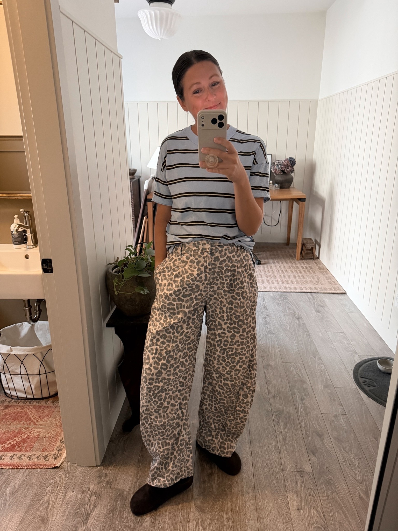 FREE PEOPLE DUPE 🤎 This outfit looks SO much like Free People, but it’s actually from Aerie—and way more affordable. 👏
I paired the Aerie Oversized Crew Boyfriend T-Shirt with the Aerie Utility Balloon Chino Pant, and I’m obsessed with the relaxed, effortless look. The oversized boyfriend tee has that perfectly slouchy fit I love, while the balloon pants give the outfit that cool, laid-back Free People vibe.
If you love Free People outfits but want the look for less, Aerie has been SO good lately. These utility balloon pants are such a cute alternative to more expensive Free People pants, and I love them with an oversized tee for an easy everyday outfit.
This would be such a cute casual fall outfit with sneakers or clogs, and it’s comfortable enough for travel, running errands, or just everyday wear. 

I’m wearing an xxs in the top (fits very big) and s in the pants.

#LTKtravel #LTKmidsize #LTKstyletip