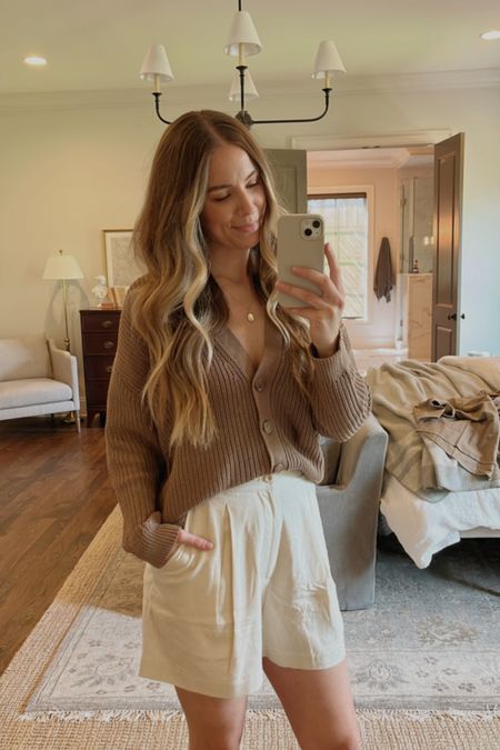 25% off at Jenni Kayne and that includes this entire outfit! This cardigan is a staple in my wardrobe and these shorts are comfortable and flattering 

#LTKsalealert #LTKCyberWeek #LTKHoliday
