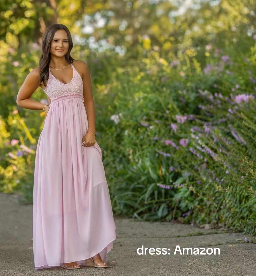 Senior picture outfit inspo, back to school outfit inspo summer dress