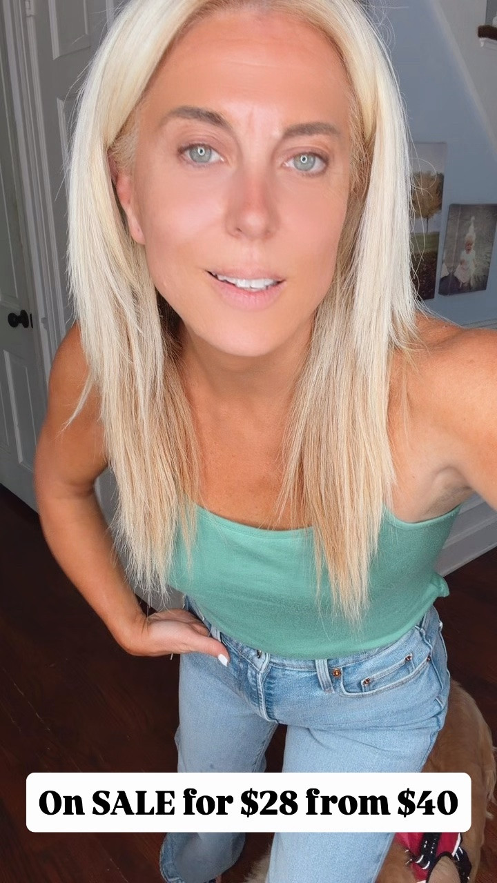 Flare jeans are on sale for $28 from $40

#LTKSaleAlert #LTKootd