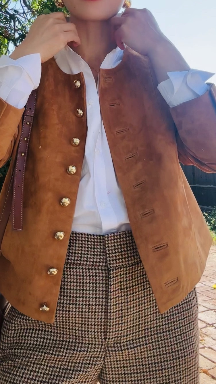 This season’s must have: suede/faux suede everything, bag, jacket, blazer, skirt, shoes . . . if you see something good in new arrivals and feel ready to get them, don’t hesitate, because they sell out so FAST!

#LTKSeasonal #LTKStyleTip