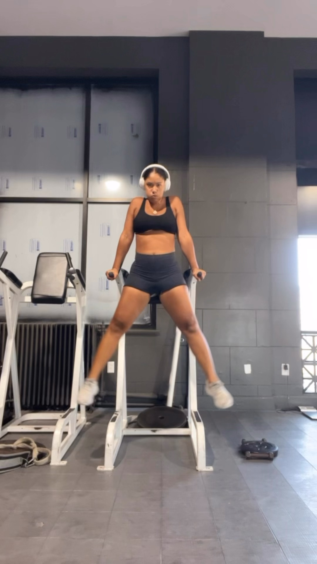 Upper body and core takeover—every rep counts. Linked my full gym fit on LTK. #LTKfit #upperbodyworkout #LTKactive #fitstyle


#LTKFindsUnder50 #LTKTall #LTKActive