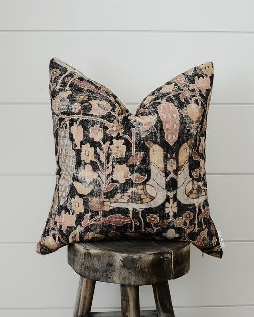 Laconda | with lavender and grace