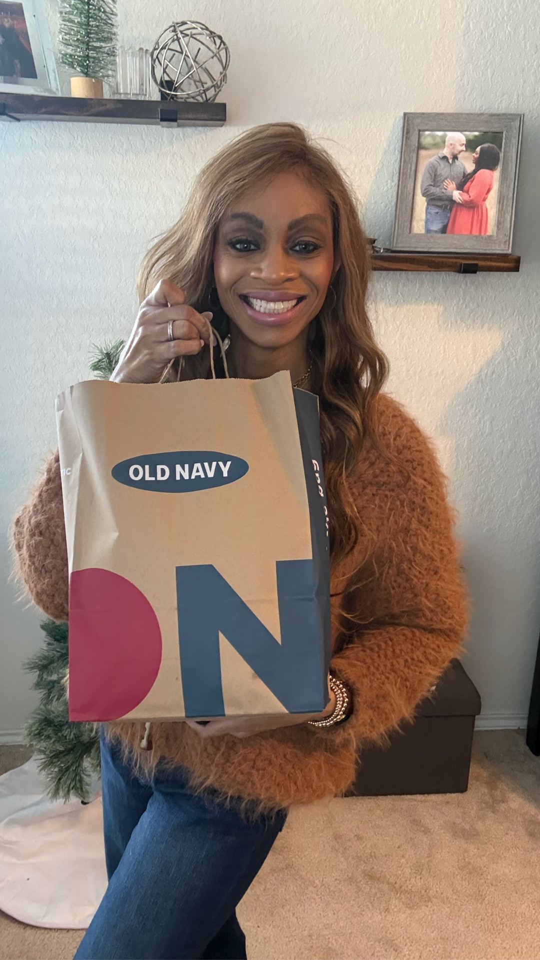 Old Navy mini haul 🤍
Picked up the cutest athleisure tops + a sporty skort that will be on repeat for spring and summer. Comfy, flattering, and perfect for busy mom days or casual outings. Warmer days in the Hill Country can’t come soon enough ☀️ Linking everything here! #LTKStyleTip #LTKUnder50 #OldNavyFinds #AthleisureStyle #oldnavypartner #SpringOutfits #CasualMomStyle #EverydayLooks #AffordableFashion #ComfortAndStyle

#LTKSaleAlert #LTKstorytime #LTKActive