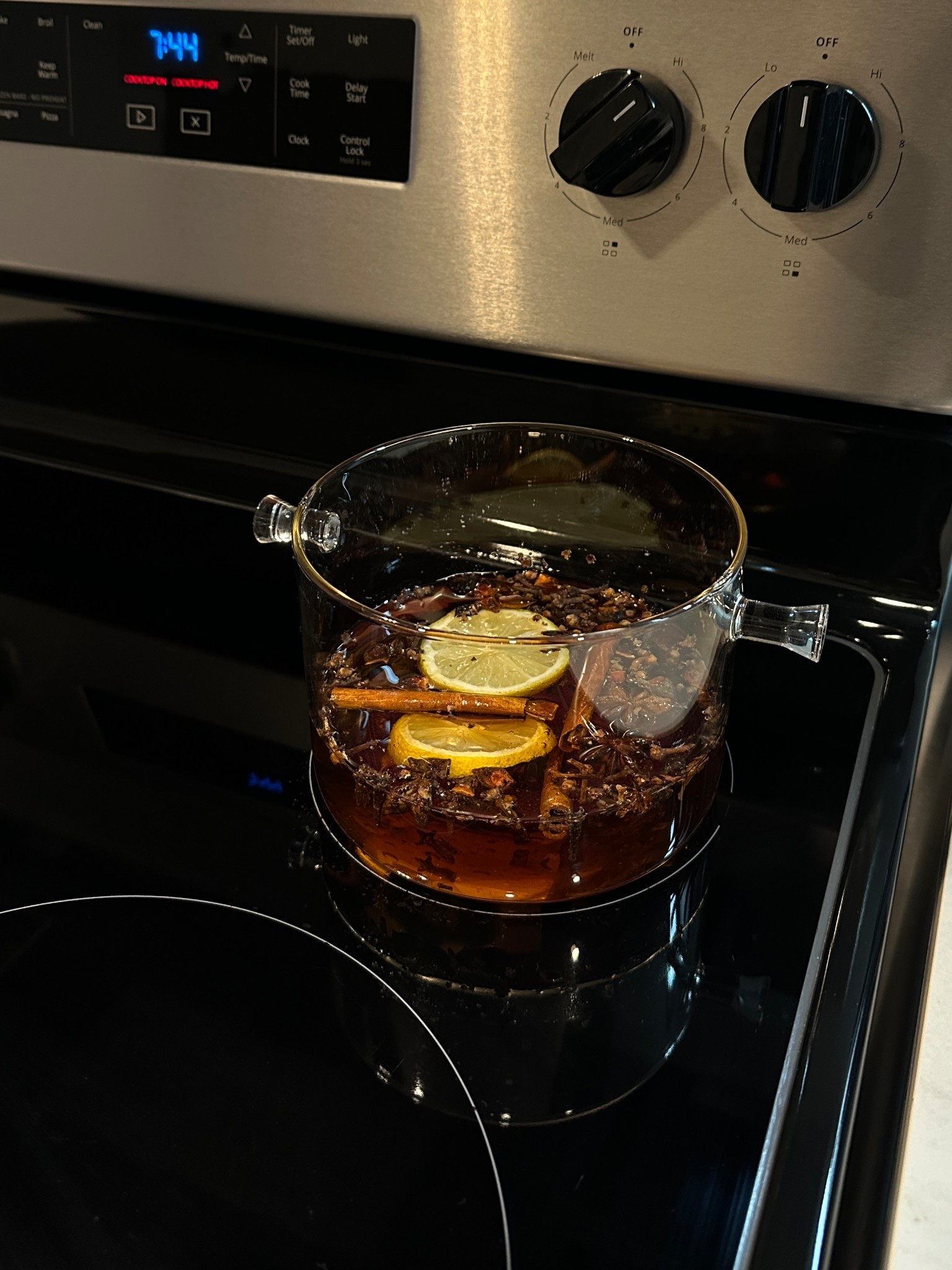 ✨ One of the natural non-toxic ways I refresh my home ✨ This simple simmer pot fills your home with the warm, inviting scent of fall 🍊🍎🍂 Perfect for refreshing your space naturally — no candles needed!

#LTKSeasonal #LTKFindsUnder50 #LTKHome