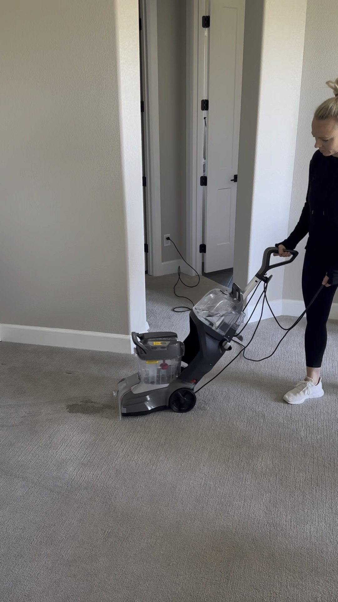 Hoover PowerScrub XL Carpet Cleaner Machine, FH68010, 1 Count