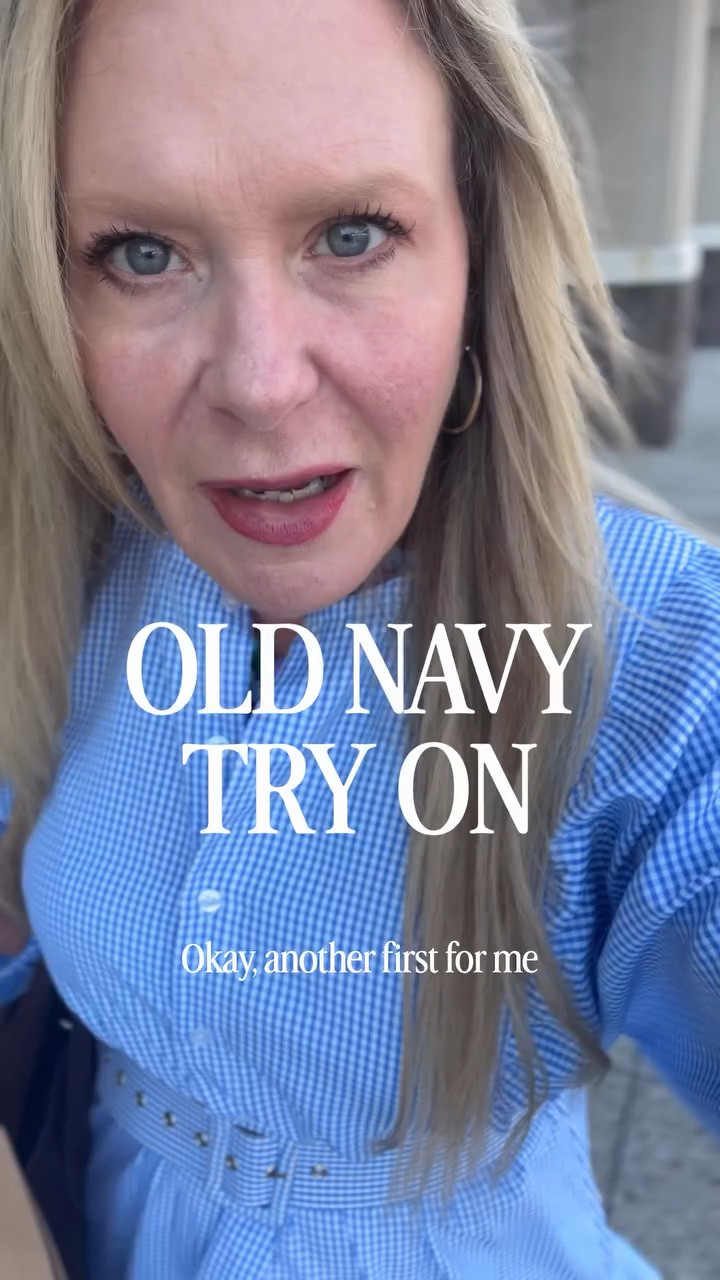 First time doing a dressing room try-on 🙈 bear with me while I figure out the lighting… it only gets better from here!

Old Navy is bringing all the classic blue & white vibes and I am here for it 🤍 Think easy linen blends, effortless fits, and pieces you can mix, match, and wear on repeat all season long.

Which look is your favorite?!

#OldNavyStyle #TryOnHaul #DressingRoomDiaries #BlueAndWhiteStyle