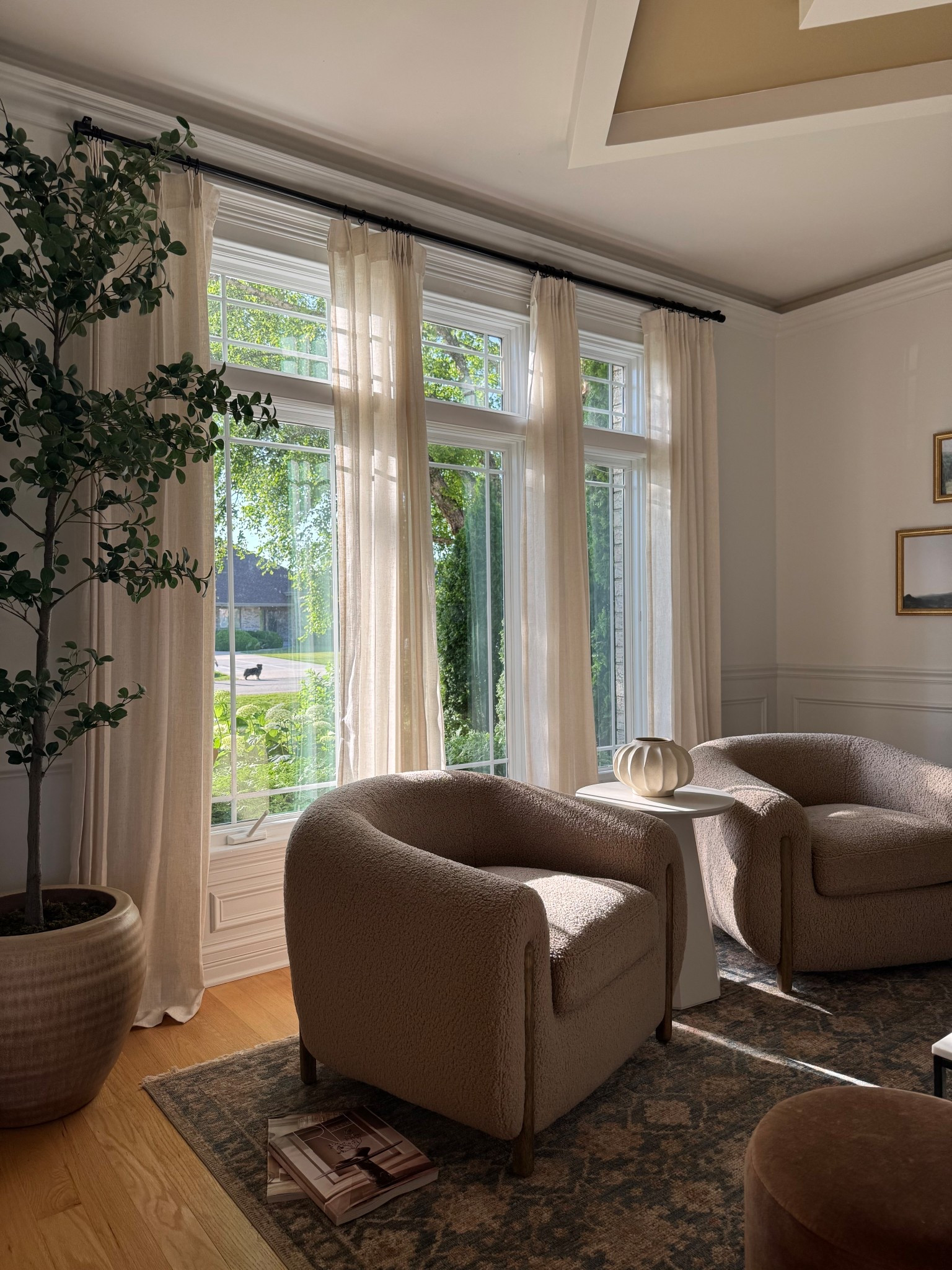 My living room accent chairs are on sale now — 20% off! 

#LTKHome #LTKSaleAlert #LTKStyleTip