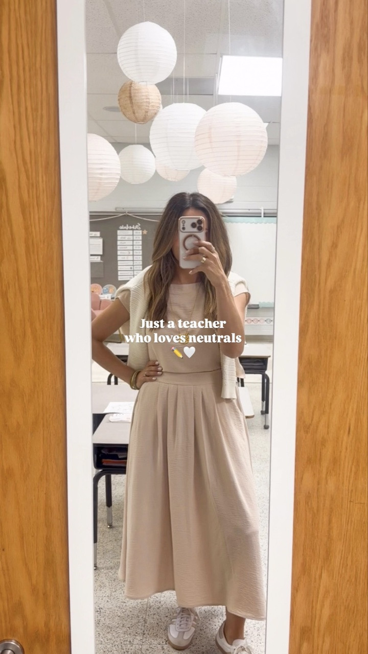Just a teacher who loves neutrals…

Easy pieces I can mix, match, and actually teach in all day. ✏️🤎 

teacher ootd, teacher looks, Amazon teacher, Amazon outfits

#LTKSeasonal #LTKootd #LTKWorkwear