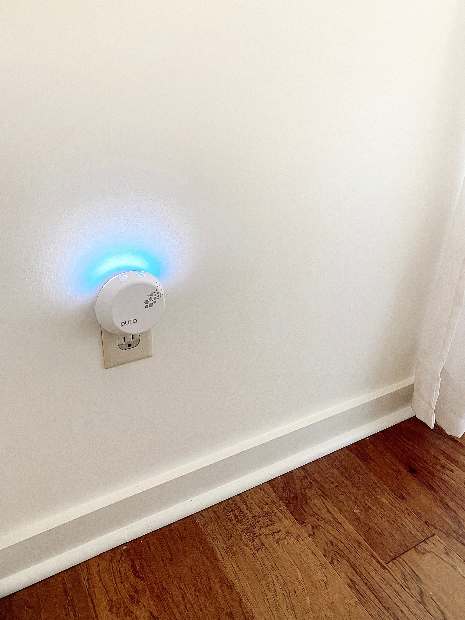 Pura smart home fragrance diffuser // Amazon find // Amazon must have // @amazon // Home must have 

#LTKSeasonal #LTKhome #LTKunder50