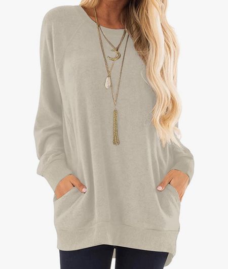 Oversized sweater with front pockets. Runs large. Wear with denim and leggings. 

#LTKstyletip #LTKunder50