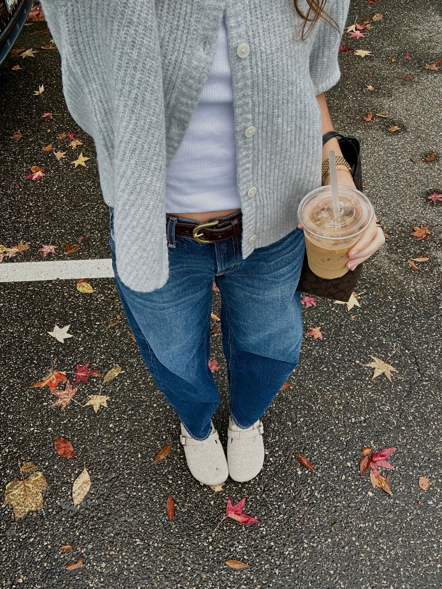 ootd🍂🤍

Wearing a size small in the cardigan!!

#LTKStyleTip #LTKFindsUnder100 #LTKFallSale
