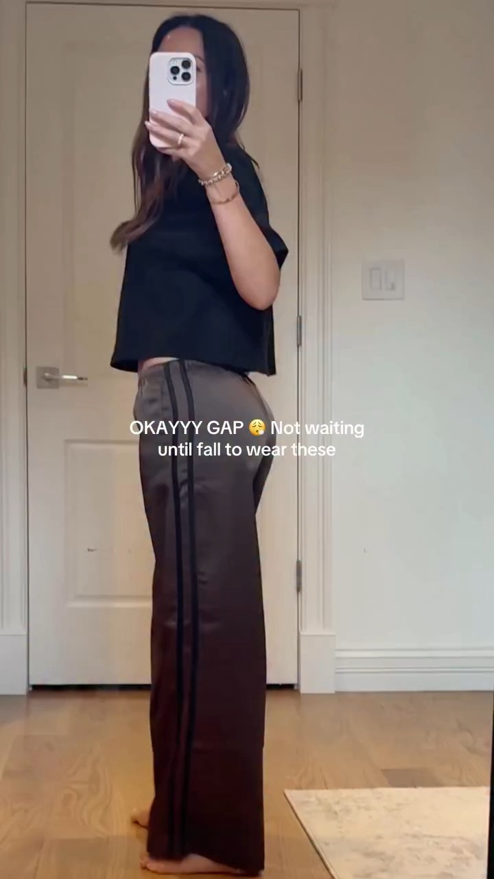 The camo and khaki pair are out of stock! I see you, GAP! So many good pants and basics for fall! I’m wearing these now with basic tanks, tees and sandals, then swapping in sweaters and ballet flats once the cooler weather hits. Which pair are you grabbing first? Everything is 40% off during the Friends & Family Sale!

💬Comment PANTS for links!

#gap #petitefashion #falloutfits #gaphaul #gaptryon 

Gap try on, Gap fall pants, Gap pants haul, camo pants, barrel pants, satin track pants, black joggers, summer-to-fall outfits, fall fashion 2026, petite fall style, petite pants, affordable fall fashion