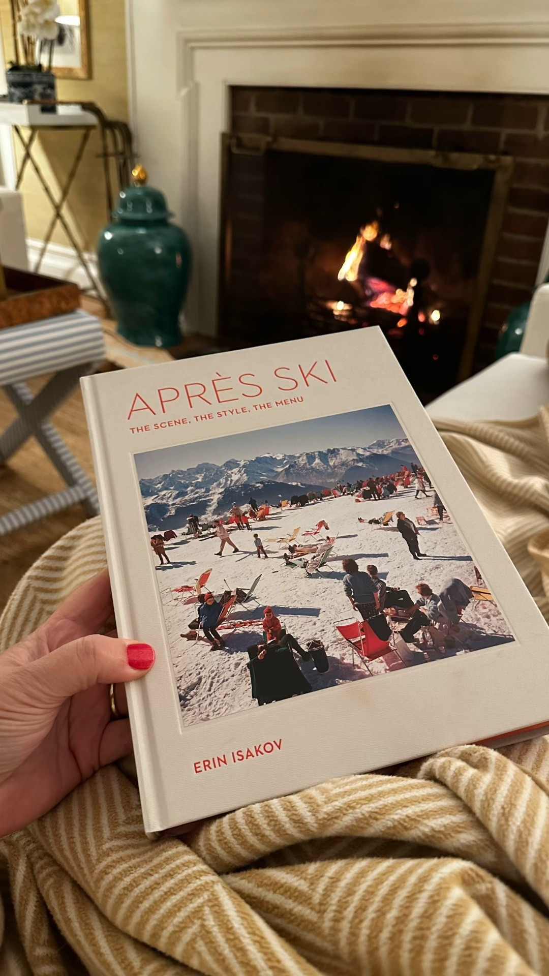 New  après-ski book just in time for winter ❄️ 
