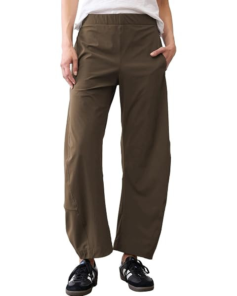 Womens Elastic Waist Ankle Pants Baggy Curved Tapered Leg Barrel Travel Pants with Pockets | Amazon (US)