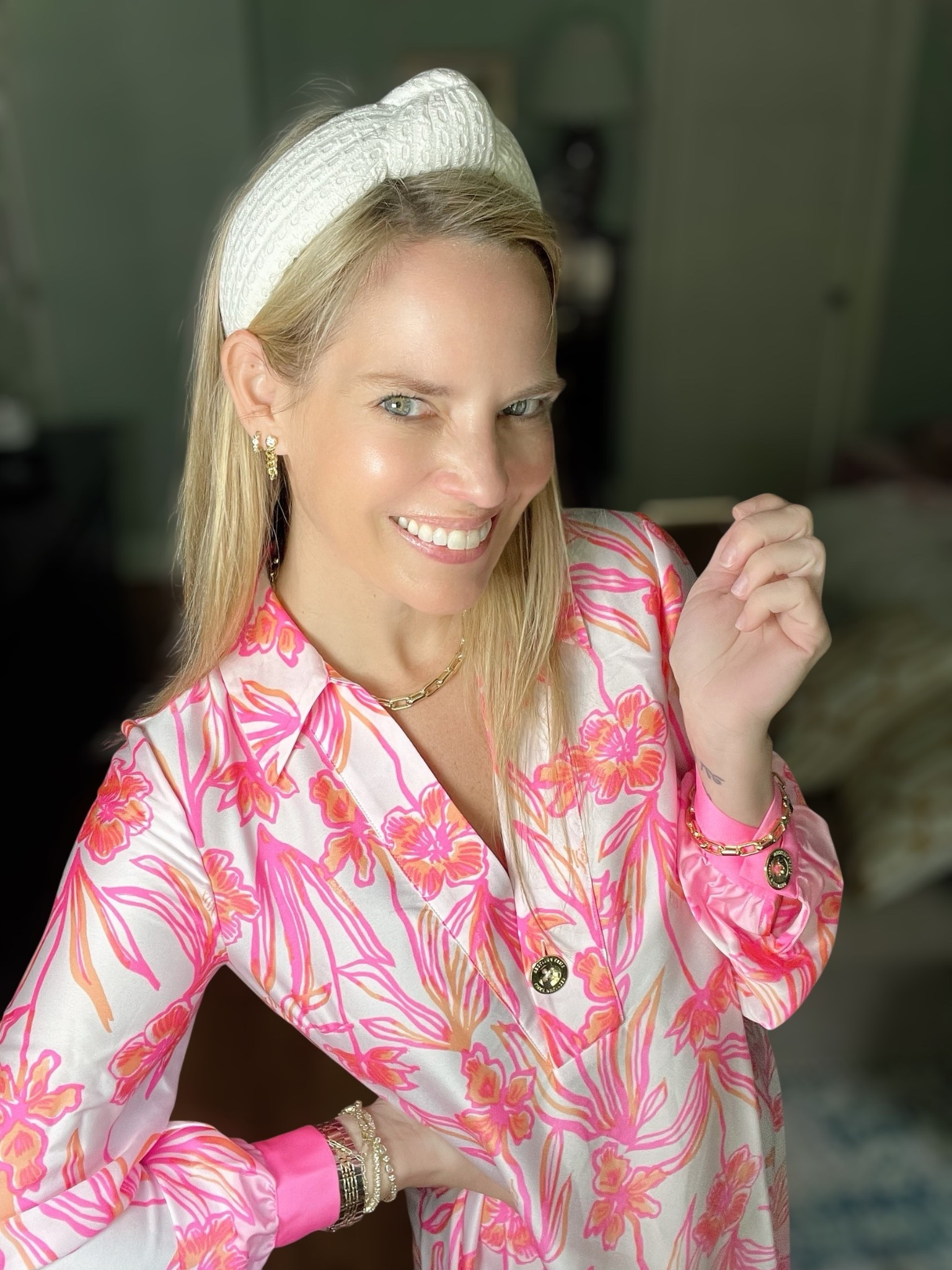 Pretty in pinks & corals 🌺 This Lilly Pulitzer Iralanne dress is giving major tropical glam with its vibrant floral print, silky feel, and elevated gold button details ✨ Wearing a size 00 — it runs generous, so size down if between!

The long sleeves and collared neckline make it perfect for spring-to-fall transitions, brunches, vacations, or a pop of print at the office 🏝️🌸 I styled it with orange slide sandals and gold Melinda Maria jewelry for a polished, playful look 💛

📏 Wearing size 00 – generous fit
🌺 Lightweight satin-feel fabric
👡 Orange slides linked as similar

💎 Jewelry is Melinda Maria — code PREPPYREBEL gets you 10% off!

#LillyPulitzer #IralanneDress #LTKSpringStyle #LillyLove #ColorfulStyle #ResortReady #LillyForTargetVibes #BoldAndBright #MelindaMaria #PREPPYREBEL 💖🌺🧡👛

#LTKFindsUnder100 #LTKOver40 #LTKPetite