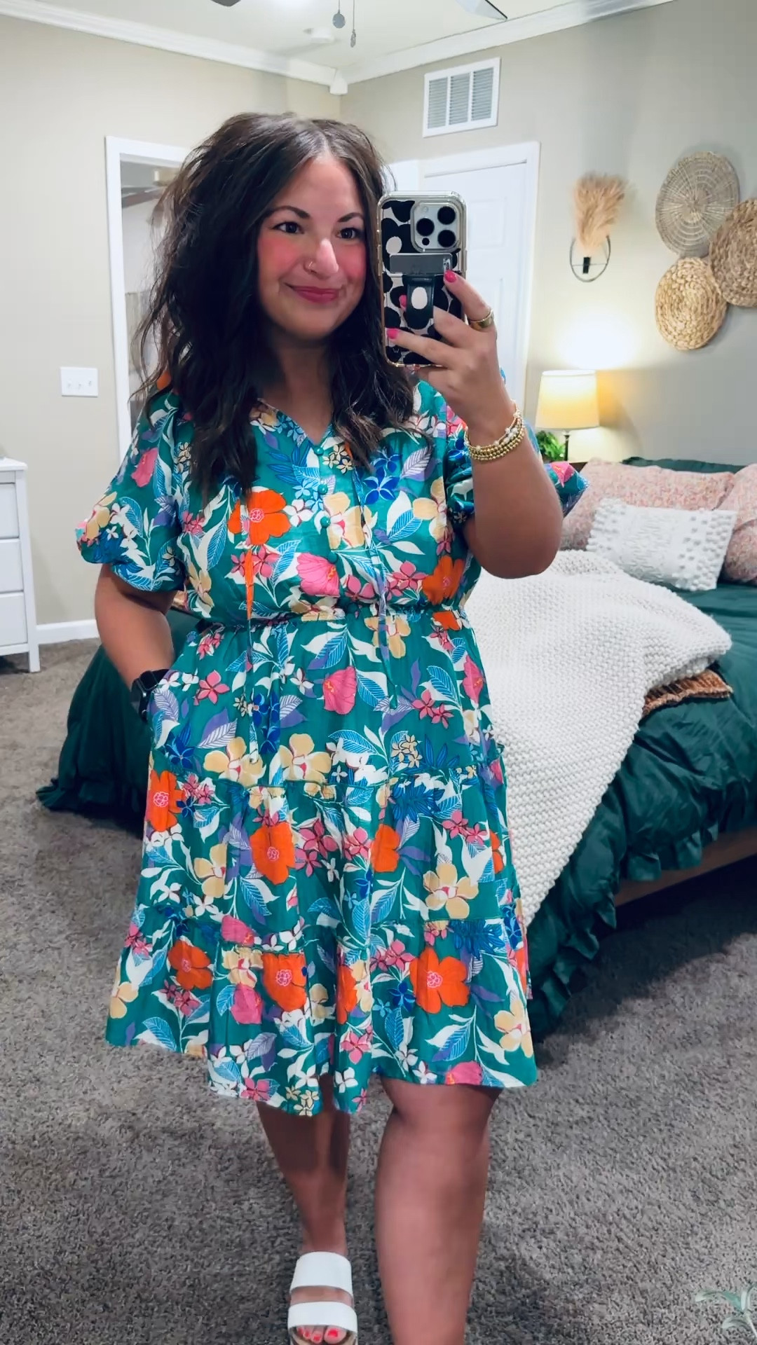 Spring called and she said florals 🌷✨ This bright Amazon dress is flowy, flattering, and SO affordable. The kind of piece you’ll wear on repeat all season long!

sandals: fit true to size // wearing a 5
dress: fits true to size // wearing a large 

 

#LTKootd #LTKMidsize #LTKWorkwear
