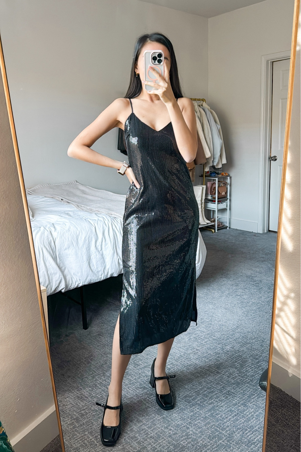 Dress (XXS), holiday dress, holiday party outfit, holiday fashion, holiday outfit, sparkly dress, sequin dress, black dress, wedding guest dress, Amazon dress, Amazon holiday outfit



#LTKHoliday #LTKfindsunder50 #LTKSeasonal