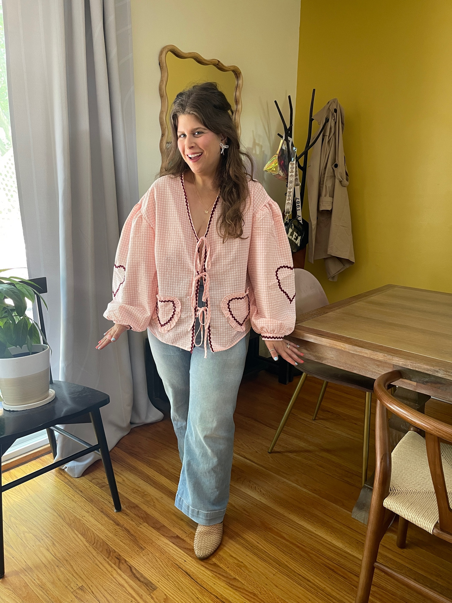 This tie top fits a little oversized. Comes in lots of colors. Love the coquette style, the ties, the ric rac detail, & the balloon sleeves



#LTKSeasonal #LTKFindsUnder100 #LTKFindsUnder50