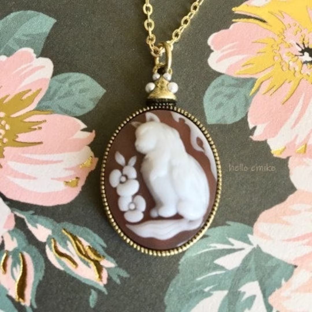 Gold Toned Brown Resin Faux Ivory Cat Kitten Cameo Necklace Pedant Little Faux Pearls Gold Plated... | Etsy (US)