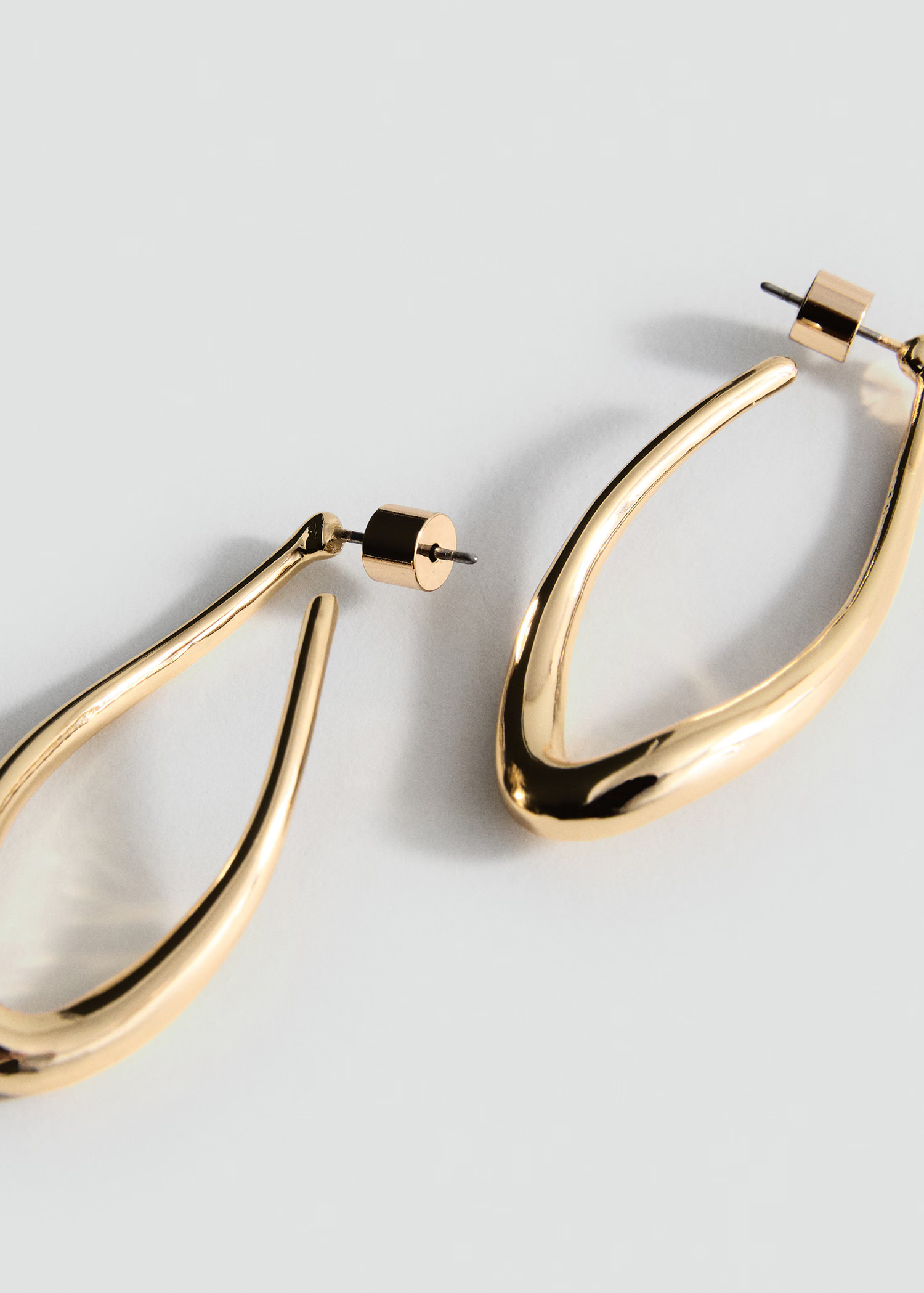 Twisted hoop earrings - Women | MANGO USA | Mango (US/MX/AU)