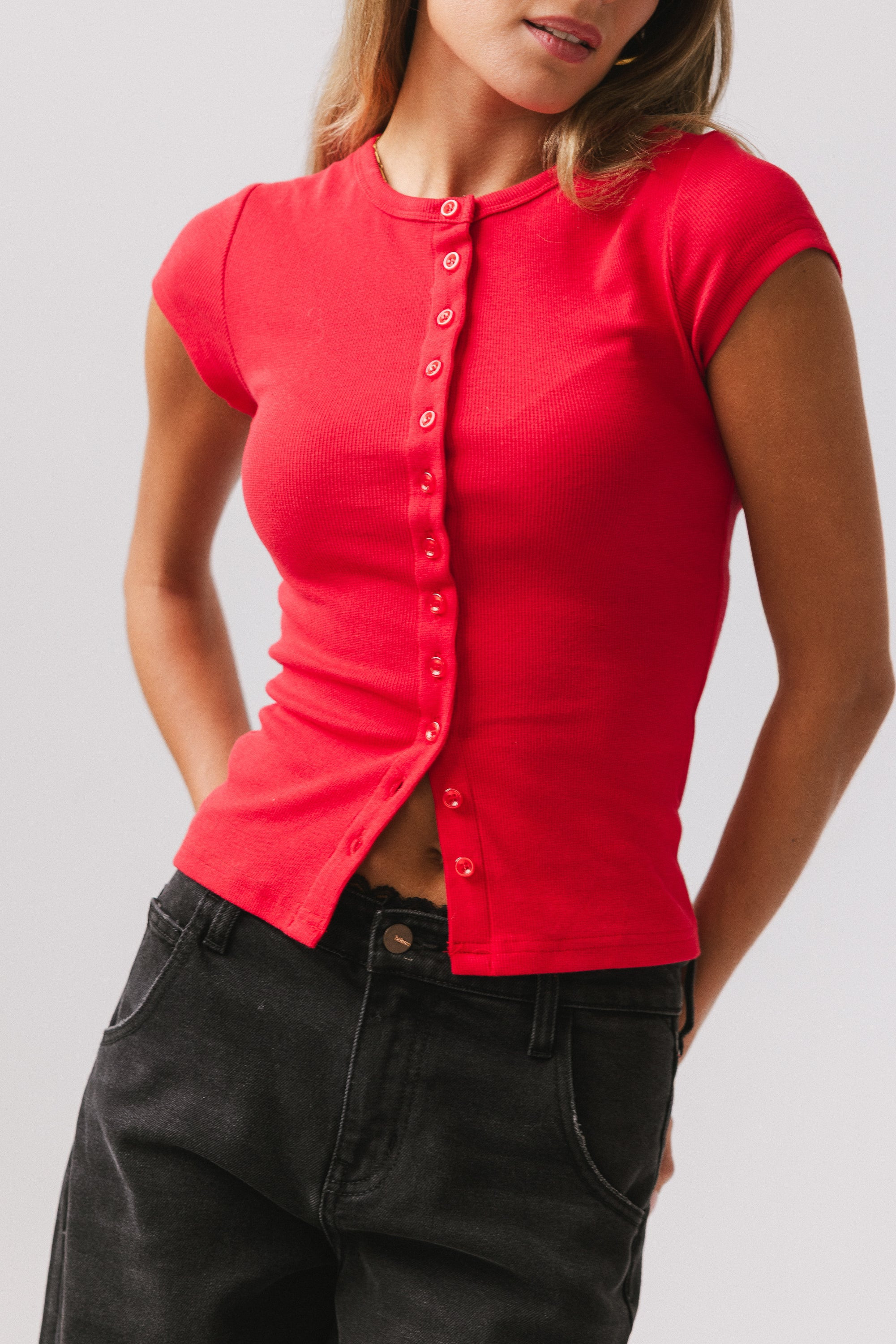 Vestia Button Up Tee in Red | Böhme US