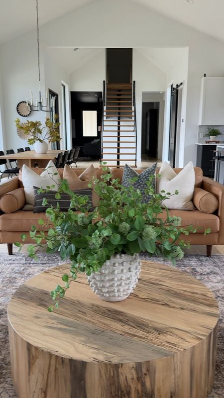 Major sale on our wood coffee table from Paynes Gray! It’s the lowest price I’ve ever seen; also linking the larger version!

Living room | rug | leather couch | Anthropologie | vase | greenery | coffee table | pillows



#LTKsalealert #LTKhome #LTKVideo